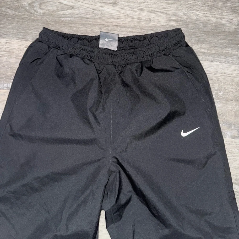 Nike set pants & tank size M/L for girls 👧